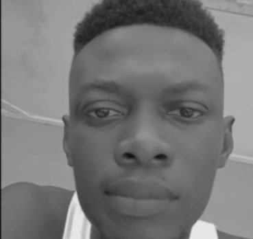 I'm looking for a Lady Santa  promise to give me this Christmas, , Accra, Ghana