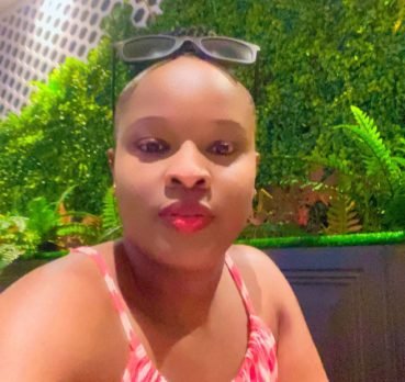 Phi, 32 years old, Nairobi, Kenya