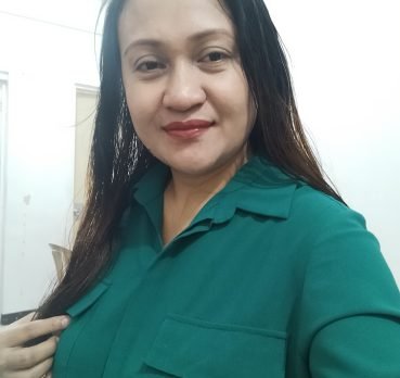 Arlene Abello, 42 years old, Angono, Philippines