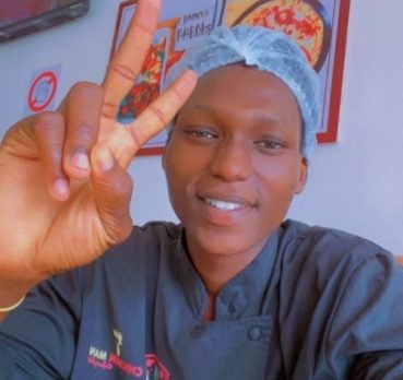 SNR CHEF BROWN, 29 years old, Kasoa, Ghana