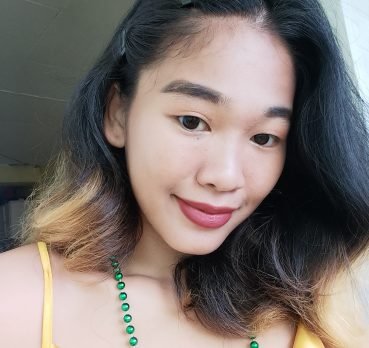 MARIANNE NAVARRO, 22 years old, Makati City, Philippines