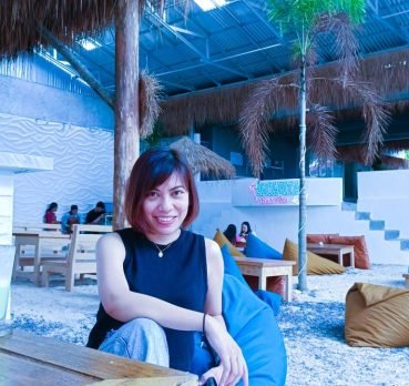 Valentine Naleng, 34 years old, Manado, Indonesia