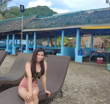 Jenelyn Berden, 26 years old, Palo, Philippines