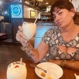 Nedda, 57 years old, Hialeah, USA